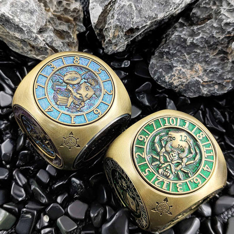 Cube Spinner 7‑in‑1 Metal Dice – Antique Bronze, Copper, Bloodstain & More