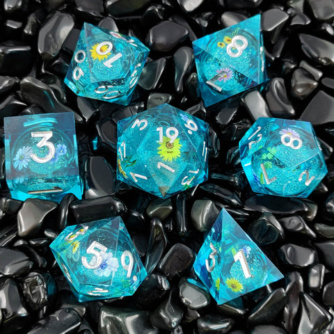 Resin Liquid Core Dice Set – Flowing Glitter DND Dice Multiple colors available